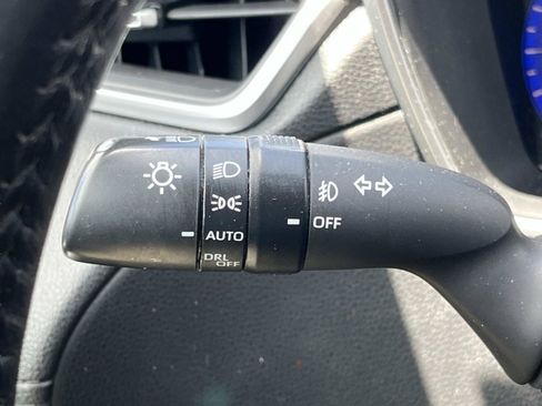 Used 2022 Toyota Corolla Cross XLE w/ Convenience Package FWD image 33