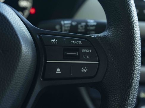 Used 2025 Honda HR-V LX image 21