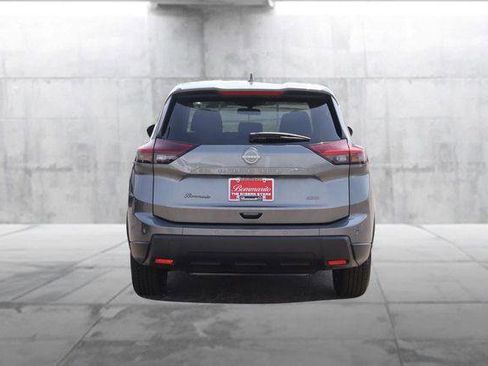 Used 2025 Nissan Rogue SV image 6