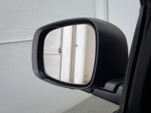 Used 2014 Dodge Grand Caravan SXT image 25