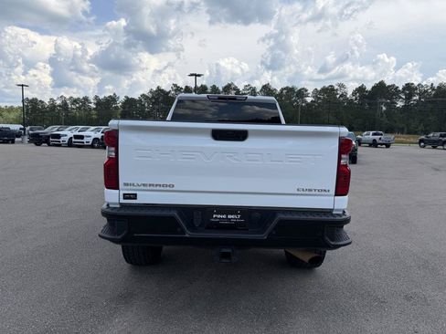 Used 2024 Chevrolet Silverado 2500 Custom w/ Custom Convenience Package AWD/4WD image 5