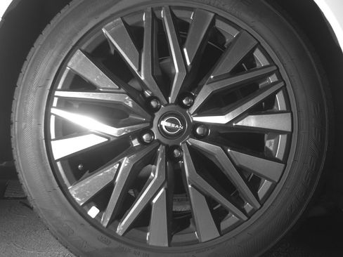 Used 2025 Nissan Altima 2.5 SV image 15