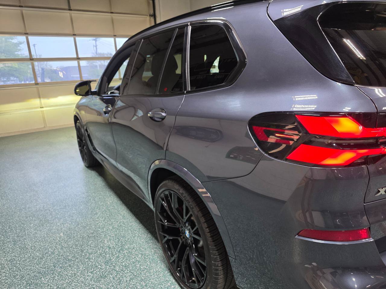 Used 2020 BMW X5 M50i w/ Executive Package AWD/4WD image 11