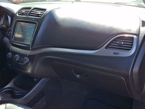 Used 2018 Dodge Journey Crossroad FWD image 12