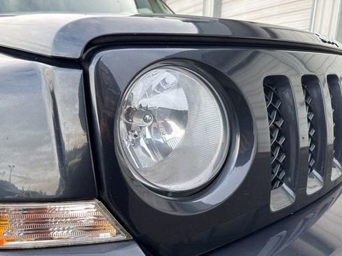 Used 2014 Jeep Patriot Sport image 10