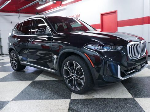 Used 2024 BMW X5 xDrive40i w/ Premium Package AWD/4WD image 2