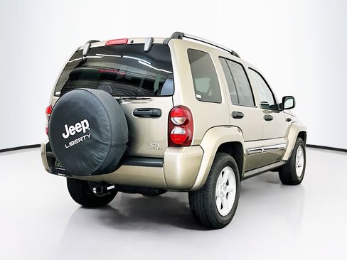 Used 2006 Jeep Liberty Limited image 9