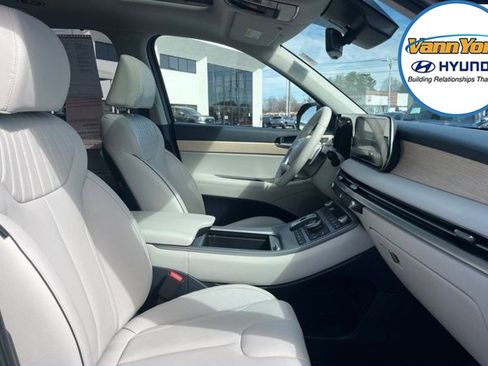 Used 2023 Hyundai Palisade Limited w/ Cargo Package image 11