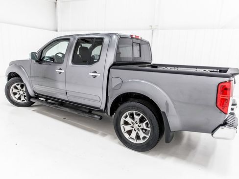 Used 2019 Nissan Frontier SL RWD image 4