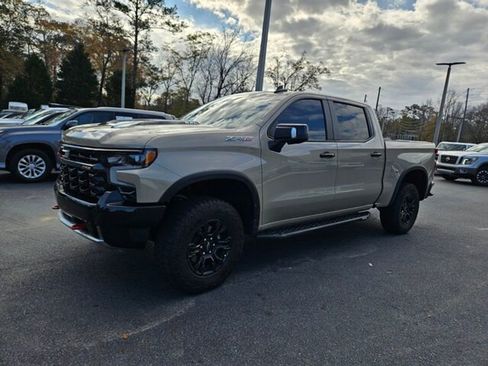 Used 2023 Chevrolet Silverado 1500 ZR2 w/ Technology Package image 5