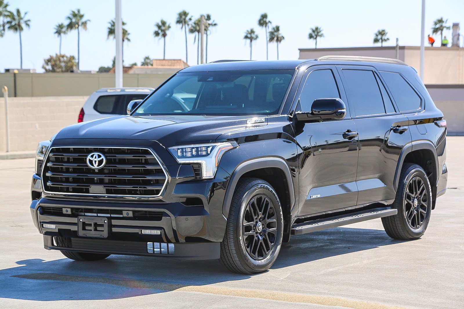 Used 2025 Toyota Sequoia Limited w/ Tow Technology Package AWD/4WD image 3