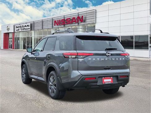 New 2025 Nissan Pathfinder SV image 4
