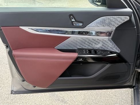 New 2026 BMW 740i w/ Premium Package RWD image 18