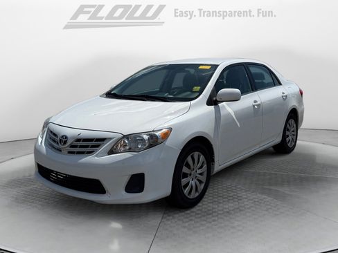 Used 2013 Toyota Corolla LE image 3