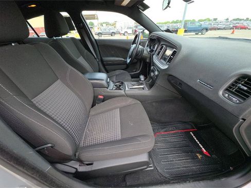 Used 2022 Dodge Charger SXT w/ Blacktop Package RWD image 8