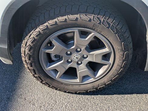 Used 2025 Honda Passport TrailSport image 13