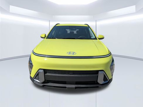 Certified 2025 Hyundai Kona SEL image 9