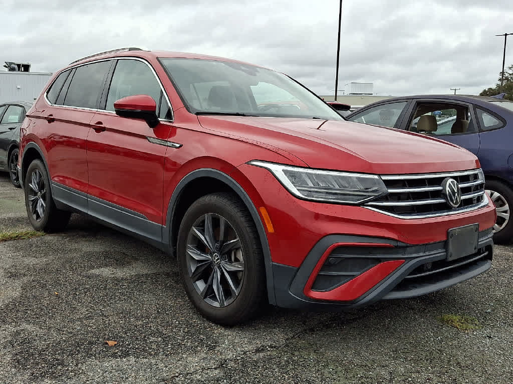 Used 2022 Volkswagen Tiguan SE AWD/4WD image 2