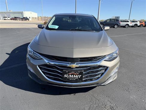 Used 2020 Chevrolet Malibu Premier image 3