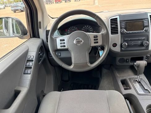 Used 2017 Nissan Frontier SV RWD image 13