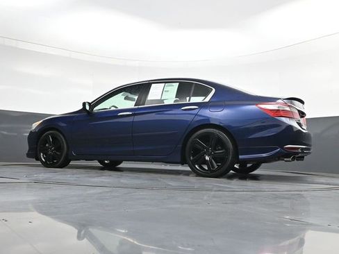 Used 2017 Honda Accord Sport Special Edition image 32