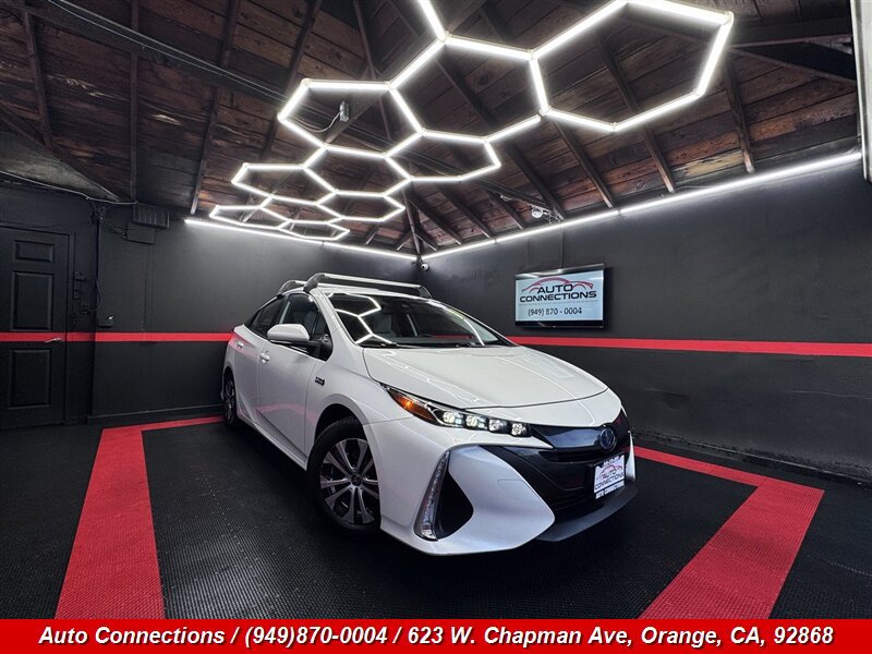 Used 2022 Toyota Prius Prime XLE FWD image 1