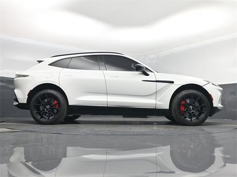 Used 2021 Aston Martin DBX image 47