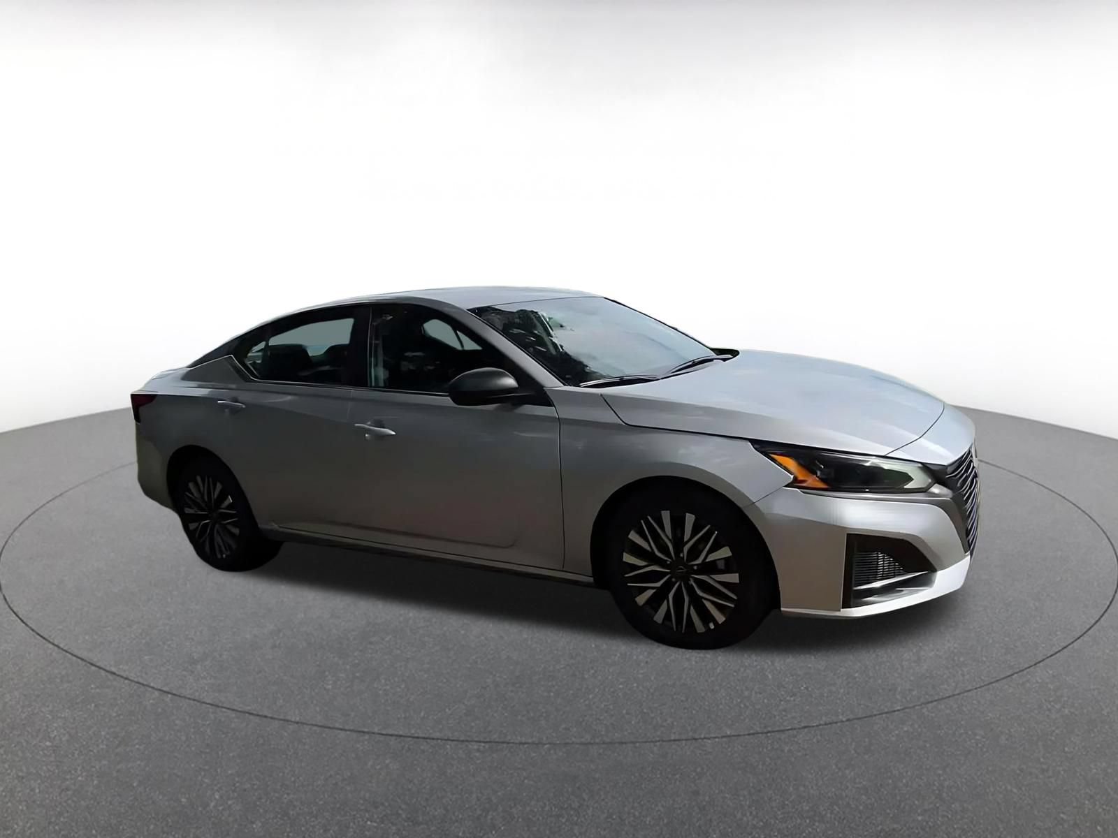 Used 2026 Nissan Altima 2.5 SV FWD image 2
