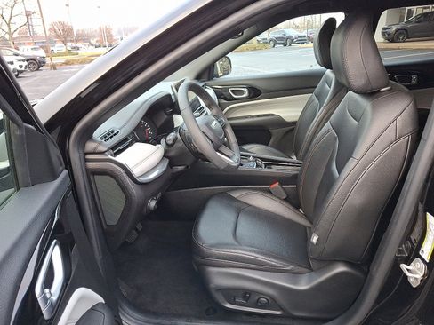 Certified 2024 Jeep Compass Limited image 13