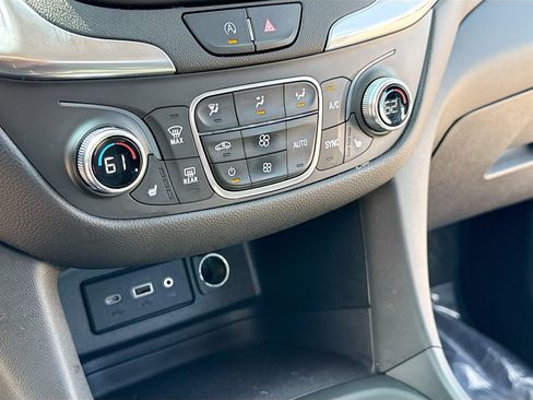 Used 2022 Chevrolet Equinox LT AWD/4WD image 11