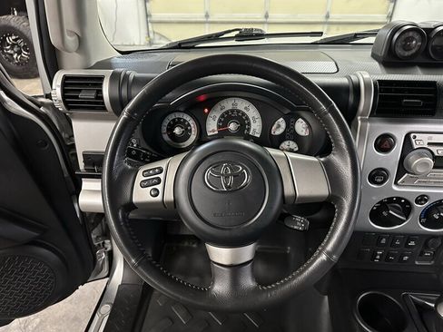 Used 2007 Toyota FJ Cruiser 4WD image 19