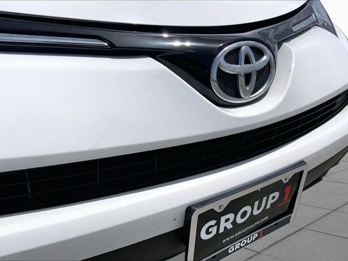 Used 2016 Toyota RAV4 LE FWD image 29