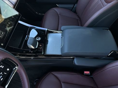 Used 2025 Land Rover Range Rover Sport Dynamic SE image 25