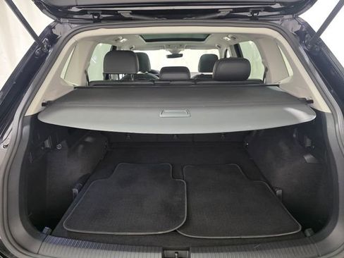 Certified 2023 Volkswagen Tiguan SE w/ Panoramic Sunroof Package image 37