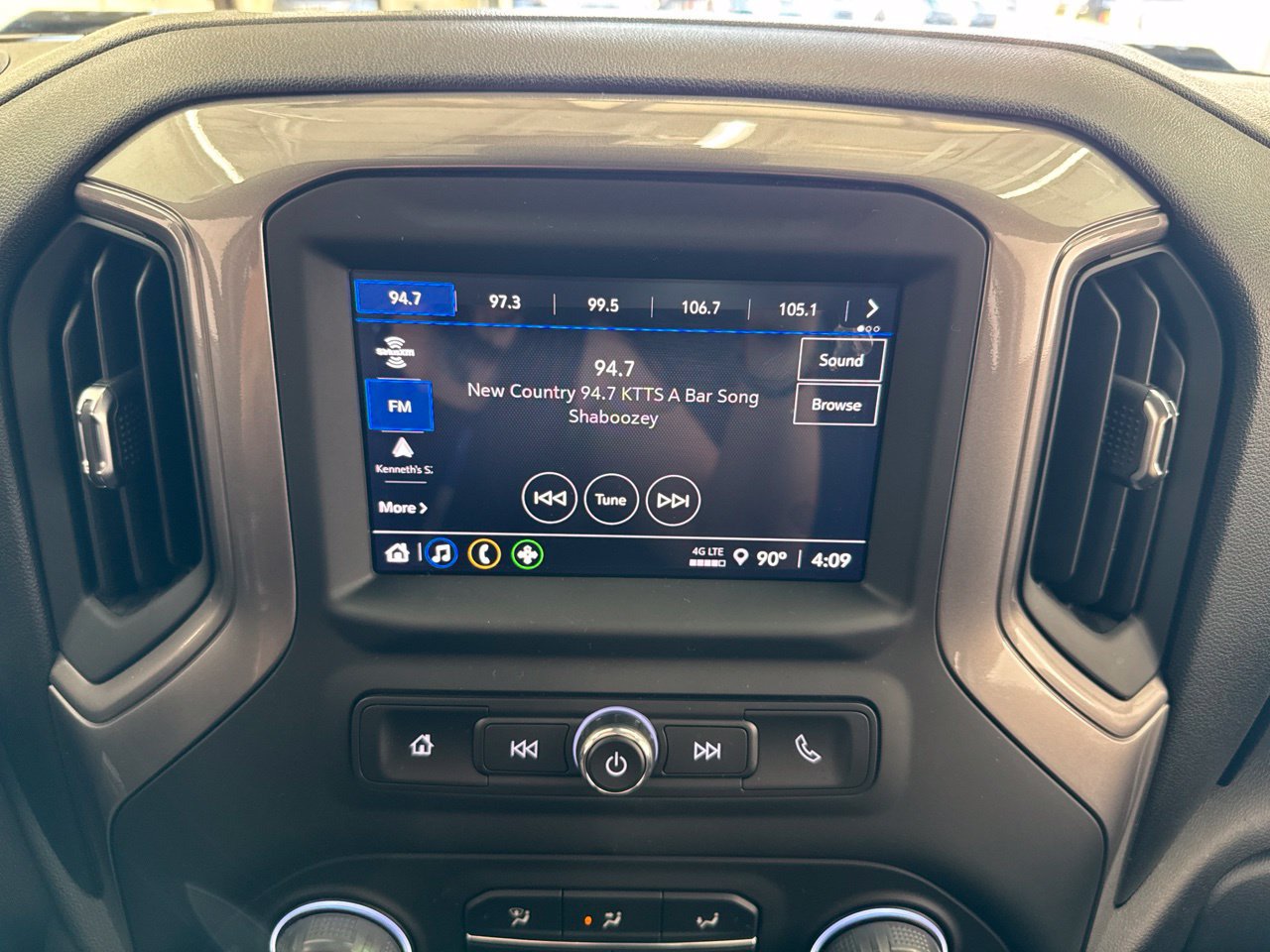 Used 2025 Chevrolet Silverado 2500 Custom w/ Custom Value Package AWD/4WD image 24