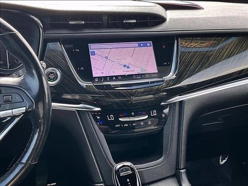 Used 2022 Cadillac XT6 Premium Luxury image 8