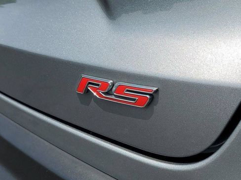Used 2024 Chevrolet Trax RS w/ Sunroof Package FWD image 31