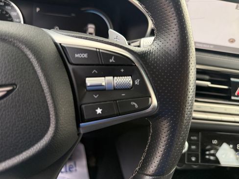 Used 2025 Genesis G70 2.5T AWD/4WD image 16
