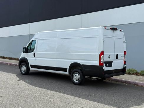 Used 2025 RAM ProMaster 3500 w/ Convenience Group image 3