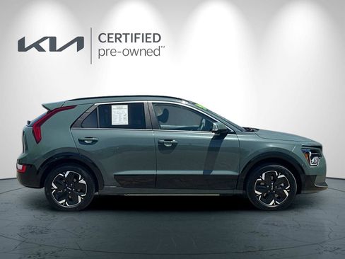 Certified 2024 Kia Niro Wind FWD image 3