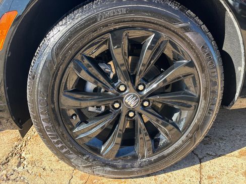 Used 2025 Buick Envista Sport Touring image 28