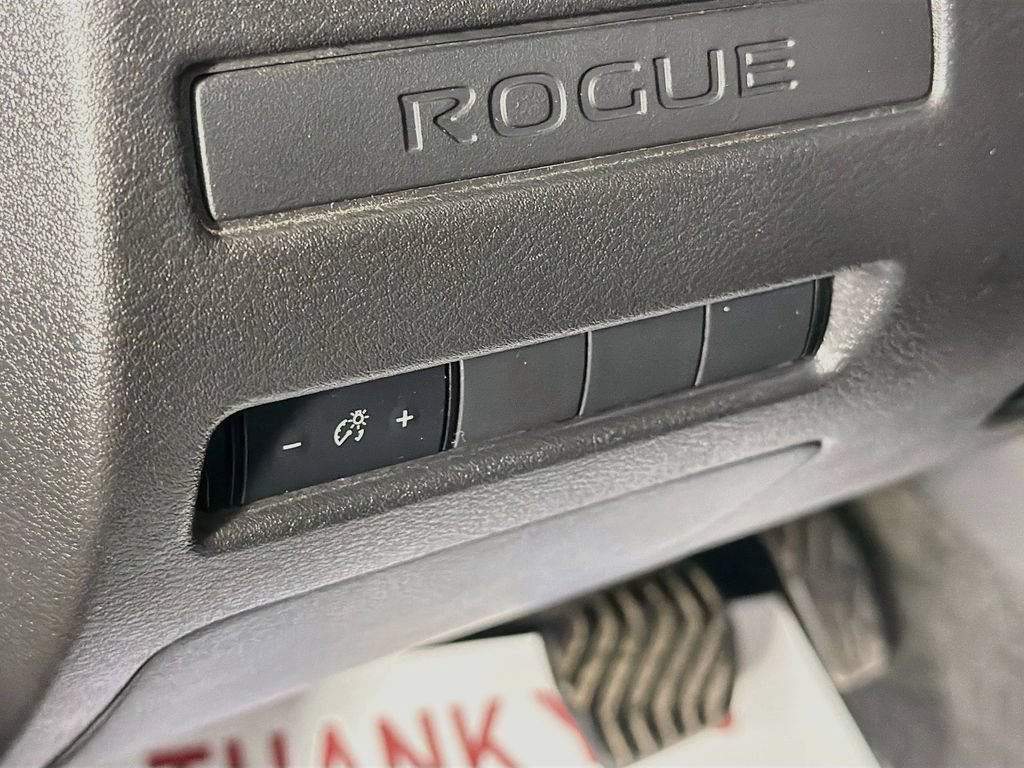 Used 2023 Nissan Rogue S AWD/4WD image 10