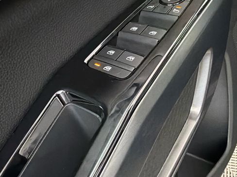 New 2026 Nissan Pathfinder SL w/ SL Premium Package FWD image 24