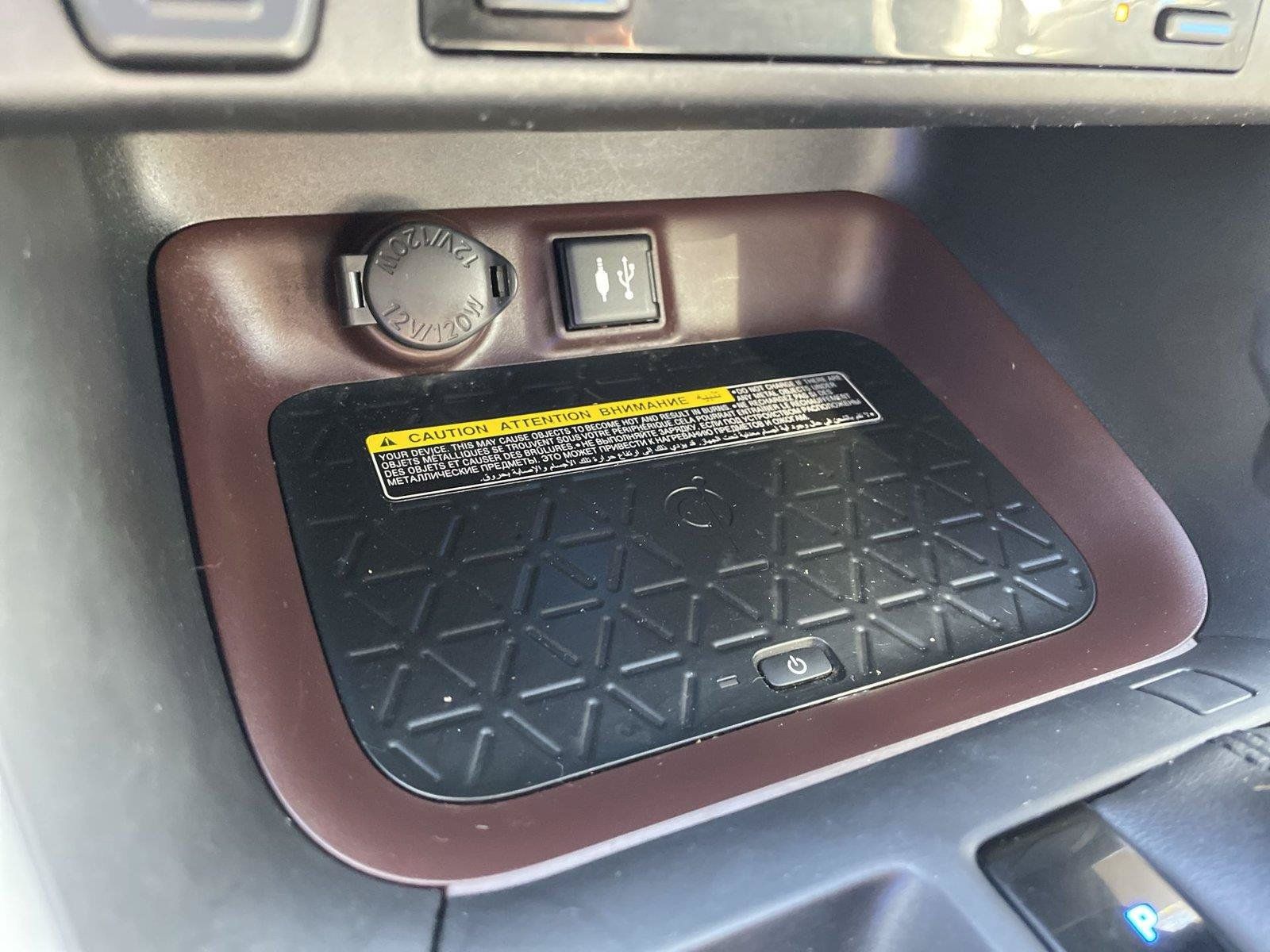 Used 2019 Toyota RAV4 Limited w/ Advanced Technology Package AWD/4WD image 31