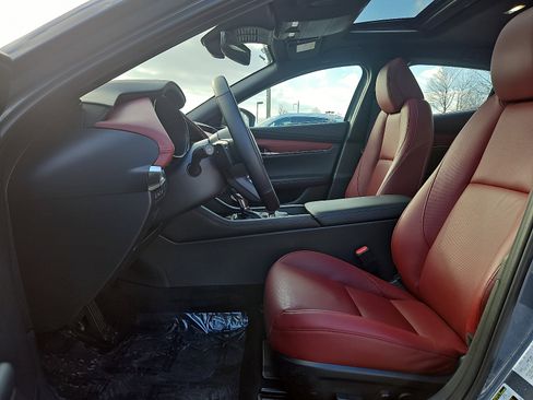 Used 2025 MAZDA MAZDA3 Hatchback w/ Appearance Package image 13