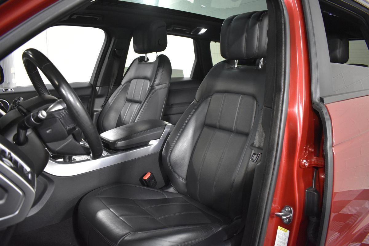 Used 2018 Land Rover Range Rover Sport SE AWD/4WD image 10