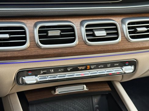 Used 2025 Mercedes-Benz GLE 350 4MATIC image 19