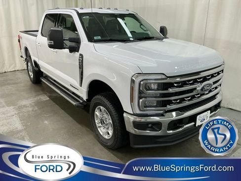 New 2026 Ford F250 XLT w/ XLT Premium Package AWD/4WD image 1
