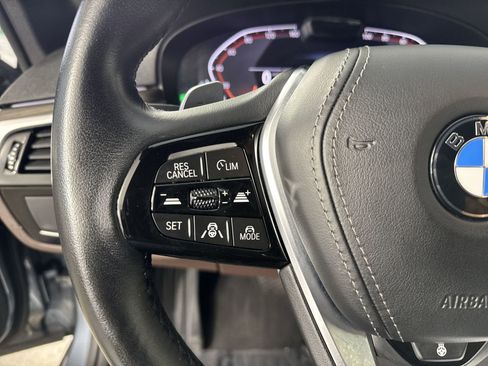 Used 2022 BMW 540i xDrive w/ Premium Package image 13