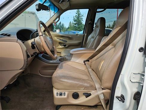 Used 1999 Ford Expedition XLT image 11